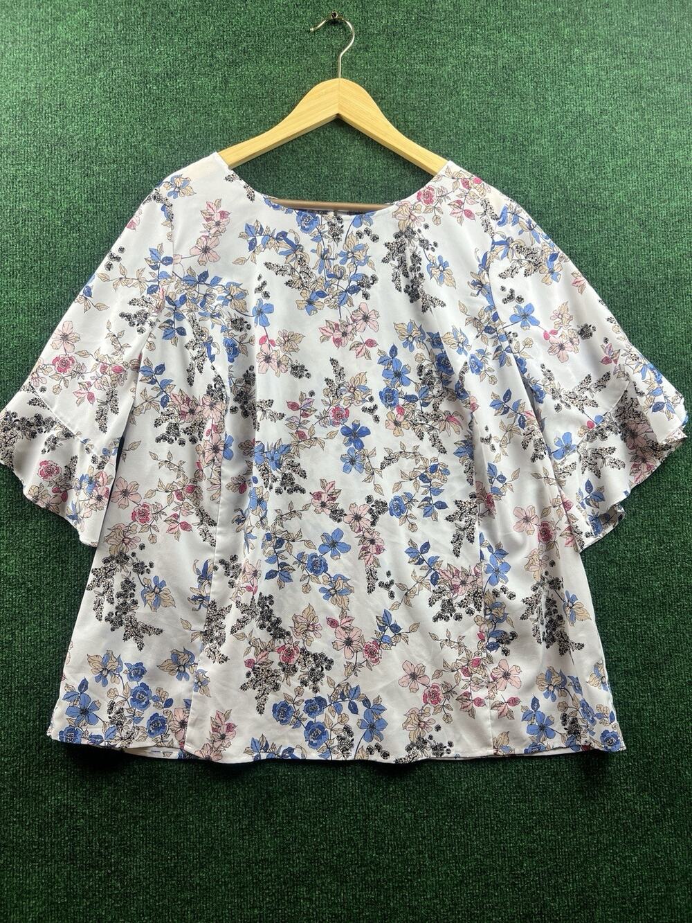 Liz Claiborne Women's 1X Floral V-Neck Blouse